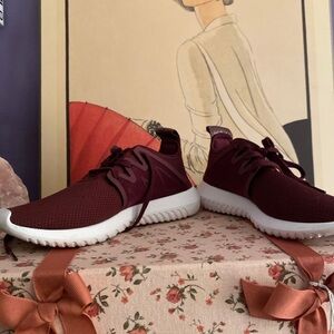 Adidas Sneakers size 6